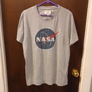 Red Jacket Brand Gray NASA Logo Tee Size L